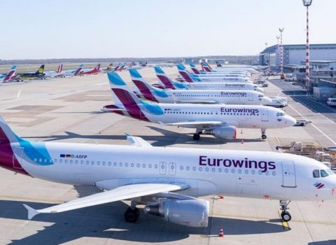 KİV: Eurowings pilotlarının tətili 30 min sərnişinin planlarını pozdu