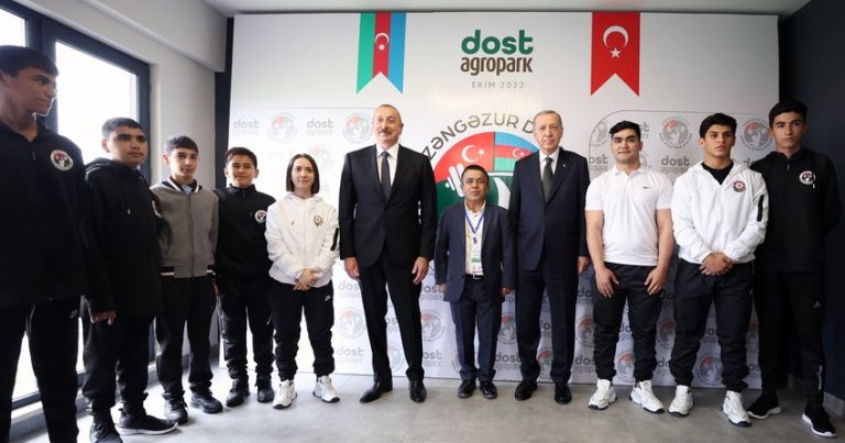 Prezidentlər “Dost Aqropark”ın açılışına qatıldı – YENİLƏNİB+ FOTO Prezidentlər “Dost Aqropark”ın açılışına qatıldı – YENİLƏNİB+ FOTO