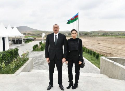 Prezident və birinci xanım Zabuxda