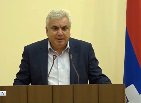 “Paşinyanın əlini kəsin” – Qondarma deputat ermənilərə SƏSLƏNDİ
