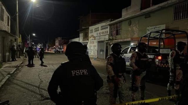 Meksikada bara bombalı hücum: Ölən var