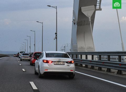 Krım körpüsü yük maşınları və avtobuslar üçün BAĞLANDI