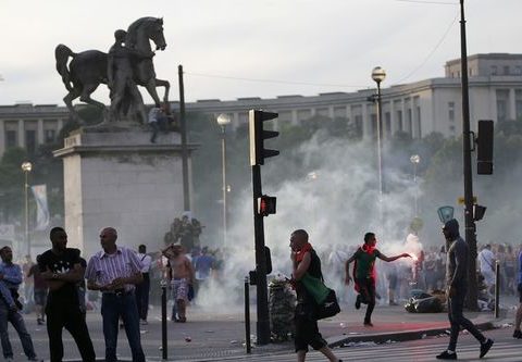 Paris küçələrində qarşıdurma – VİDEO