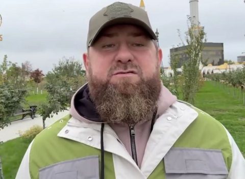 Kadırov müsəlmanlara MÜRACİƏT ETDİ: “Kişi olun, qalxın döyüşə çıxın” – VİDEO