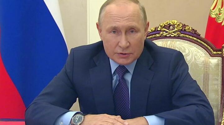 Putin: “Qərb Ukraynanı müstəmləkəyə çevirir”