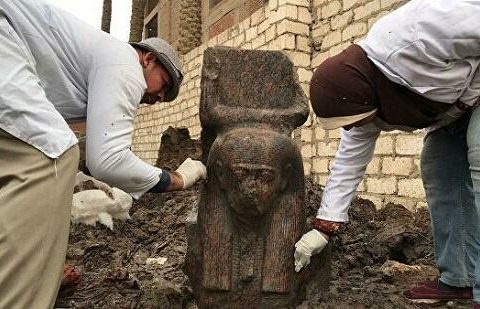 Misirdə II Ramzesin dövrünə aid sarkofaq tapıldı