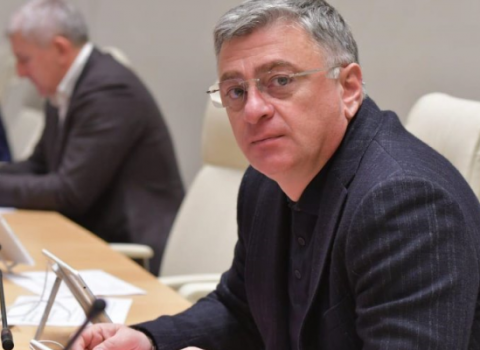 Gürcüstan parlamentinin deputatı mənzilində ÖLÜ TAPILDI