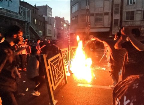 İranda naməlum şəxslər insanlara atəş açdı – Ölən və yaralananlar var