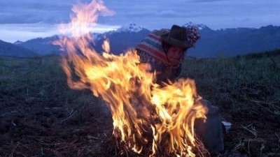 Hindistanda “cadugər” diri-diri yandırıldı
