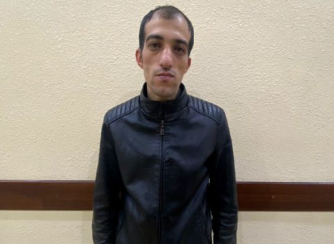 Bakıda kişi yaşadığı evdə saxta spirtli içkilər hazırlayırmış – VİDEO