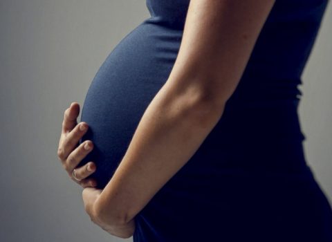 12 yaşlı məktəbli ana oldu