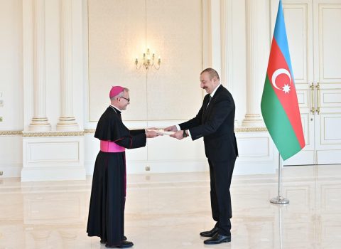 İlham Əliyev Solçinskinin etimadnaməsini qəbul etdi – FOTO  + YENİLƏNİB