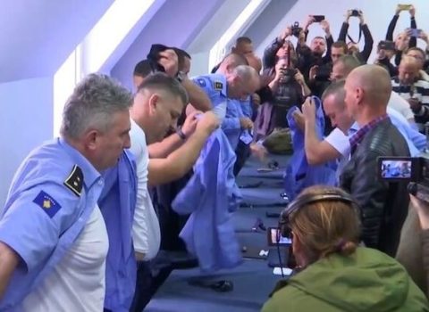 Kosovoda 300-dən çox serb polis istefa verdi