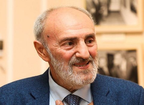Akif İslamzadə bahalaşmada xalqı günahlandırdı: “Zibilliklər çörəklə doludur”