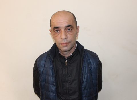 Üzərində “Kalaşnikov” gəzdirən keçmiş məhkum tutuldu