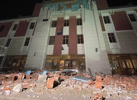 Türkiyədəki zəlzələdə yaralananların sayı açıqlandı – YENİLƏNİB