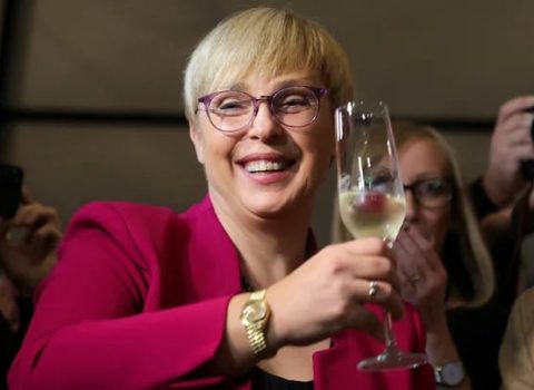 Sloveniyada ilk dəfə qadın prezident SEÇİLDİ