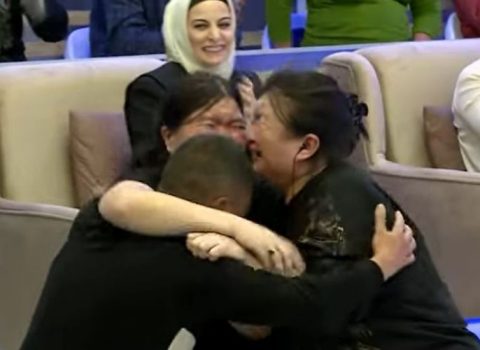 31 il sonra ana Vətən müharibəsi iştirakçısı olan oğluna qovuşdu – VİDEO