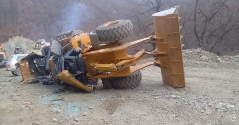 Kəlbəcərdə traktor aşdı: Ölən var – FOTO