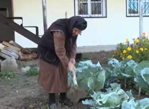 101 yaşlı nənənin uzunömürlülük sirri – VİDEO