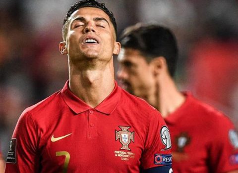 Ronaldo himn səslənərkən ağladı