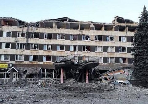 500 rus hərbçisinin olduğu bina vuruldu: ölənlər var