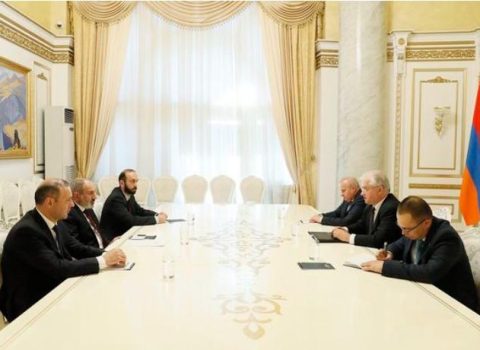 Paşinyan: “Sülh müqaviləsinin Rusiya variantı Bakı ilə danışıqlar üçün əsas ola bilər”