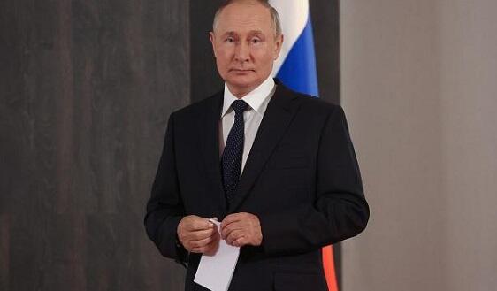 Çeçen qadın Putini qucaqlamaqdan imtina etdi – VİDEO