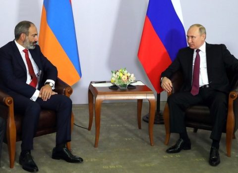 Putin və Paşinyan arasında görüş BAŞLADI