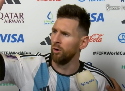 Messi niderlandlı futbolçunu TƏHQİR ETDİ