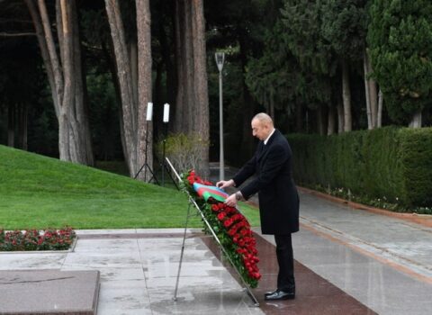 İlham Əliyev ulu öndər Heydər Əliyevin məzarını ZİYARƏT ETDİ