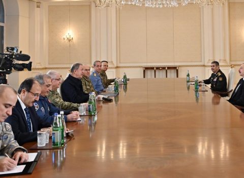 İlham Əliyev Hulusi Akarı qəbul etdi
