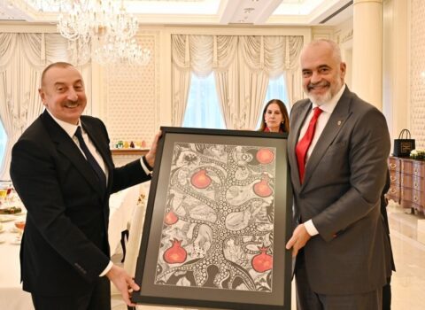 İlham Əliyev Leyla Əliyevanın çəkdiyi rəsm əsərini Edi Ramaya hədiyyə etdi