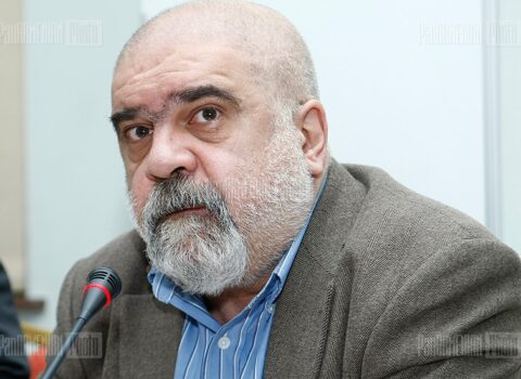 Erməni politoloq: “Yeni ildən Bakının daha sərt təzyiq variantları ola bilər”