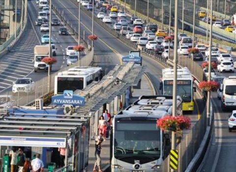 İstanbulda ictimai nəqliyyatda gedişhaqqı artırıldı
