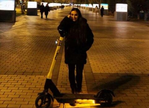 Leyla Əliyeva Bulvarda skuter sürdü – VİDEO