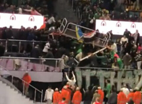 Misirdə basketbol oyunu zamanı tribuna çökdü – Xeyli sayda yaralı var