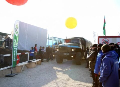 Etirazçılar sülhməramlıların 25 avtomobilinin keçməsinə şərait yaratdı
