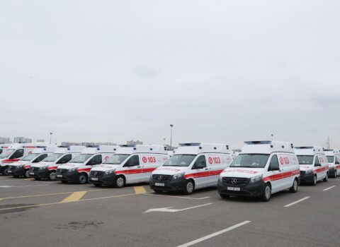 Azərbaycana 65 ədəd təcili tibbi yardım avtomobili gətirilib