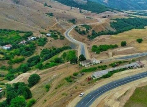 Qondarma rejimdə ÇAŞQINLIQ: “Ermənistanla Qarabağı birləşdirən yolda Azərbaycan keçid məntəqəsi yoxdur və olmayacaq”