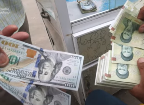 İran pulu dollara nisbətdə rekord həddə ucuzlaşdı – VİDEO