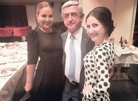 Serj Sarkisyan və iki qızı məhkəməyə ÇAĞIRILDI
