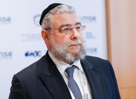 Moskvanın keçmiş baş ravvini yəhudiləri Rusiyanı tərk etməyə ÇAĞIRDI