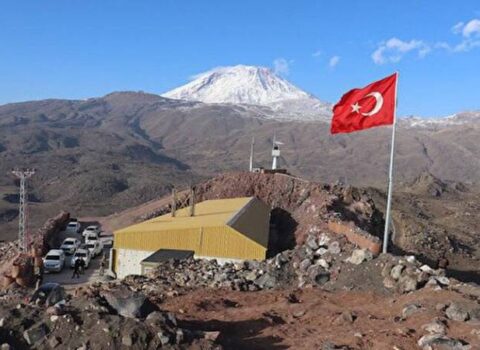 Türkiyə Ermənistanla sərhəddə HƏRBİ BAZA TİKİR