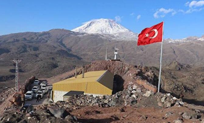 Türkiyə Ermənistanla sərhəddə HƏRBİ BAZA TİKİR Türkiyə Ermənistanla sərhəddə HƏRBİ BAZA TİKİR