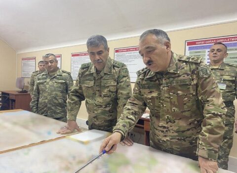 Zakir Həsənov Quru Qoşunlarının qərargahında oldu – FOTO
