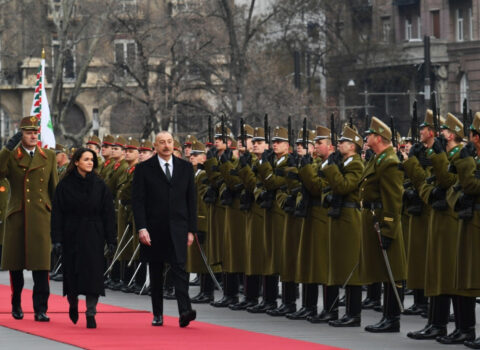 Budapeştdə İlham Əliyevin rəsmi qarşılanma mərasimi olub
