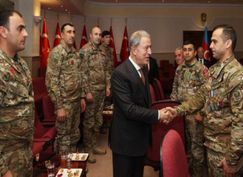 Hulusi Akar qazilərimizlə görüşdü