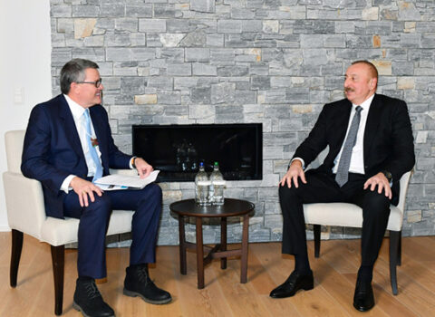 Prezident Davosda daha bir görüş keçirdi – FOTO / YENİLƏNİB