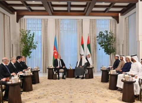 İlham Əliyev BƏƏ Prezidentini Azərbaycana səfərə dəvət etdi